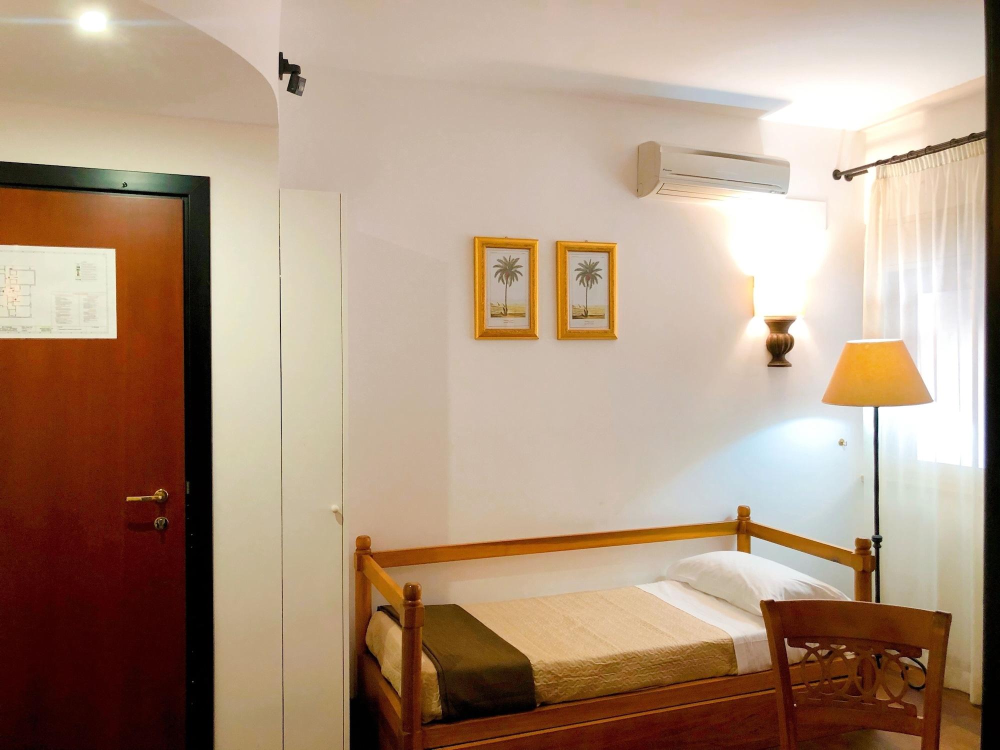 Hotel Florio Opera Palermo Central Bagian luar foto