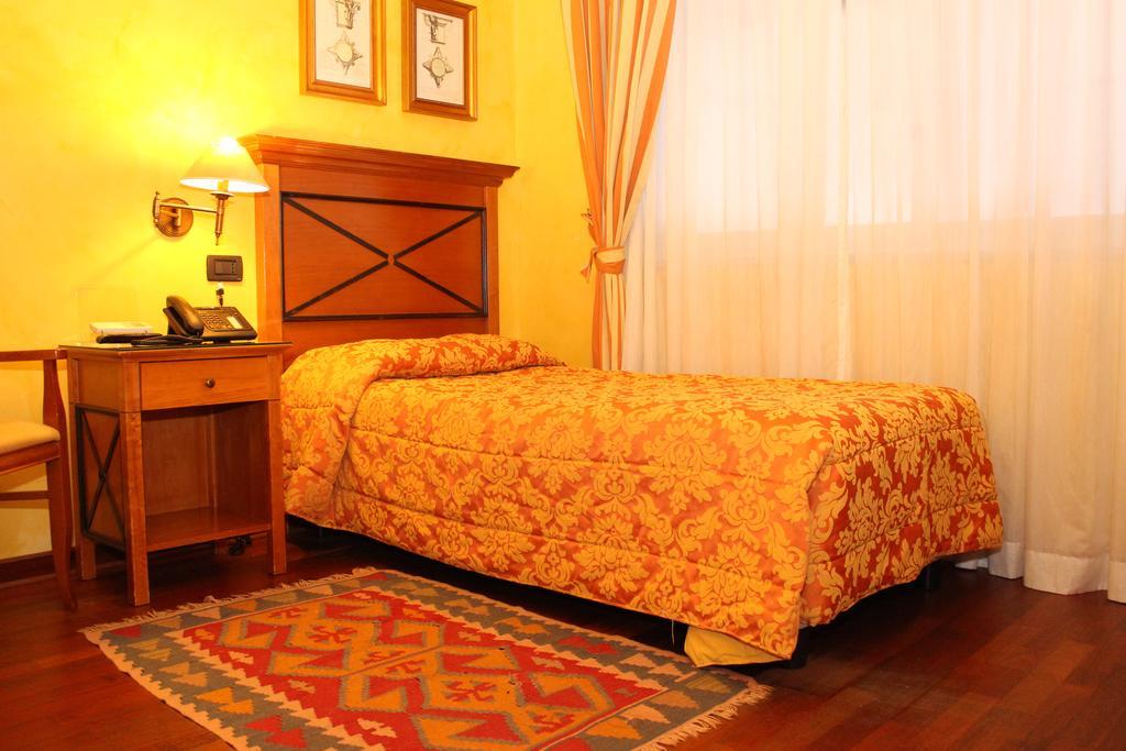 Hotel Florio Opera Palermo Central Bagian luar foto