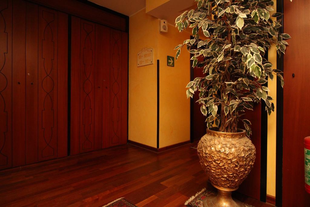 Hotel Florio Opera Palermo Central Bagian luar foto