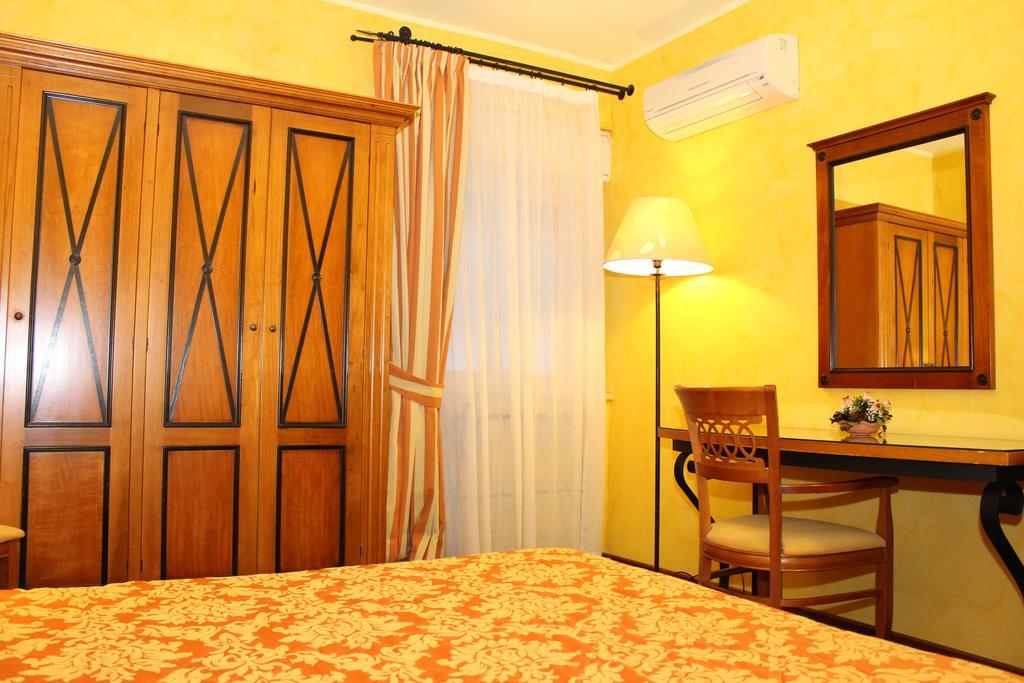 Hotel Florio Opera Palermo Central Ruang foto
